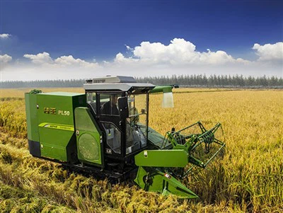 Self-propelled Quick & Convenient Rice Harvester (25 HP, 12 Mu/Day Harvest Efficiency)